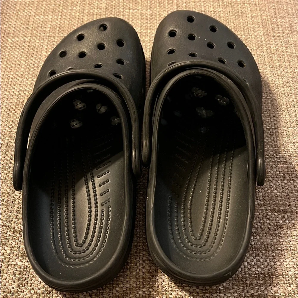 CROCS Classic Black Clogs - Picture 3 of 4